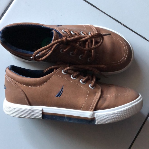 Nautica size 12 worn twice for photos shoot. - Picture 2 of 5